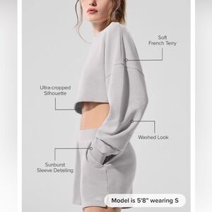 ALO Yoga Washed Extreme Cropped Pullover crew sweater XS perfect cond Grey Sky